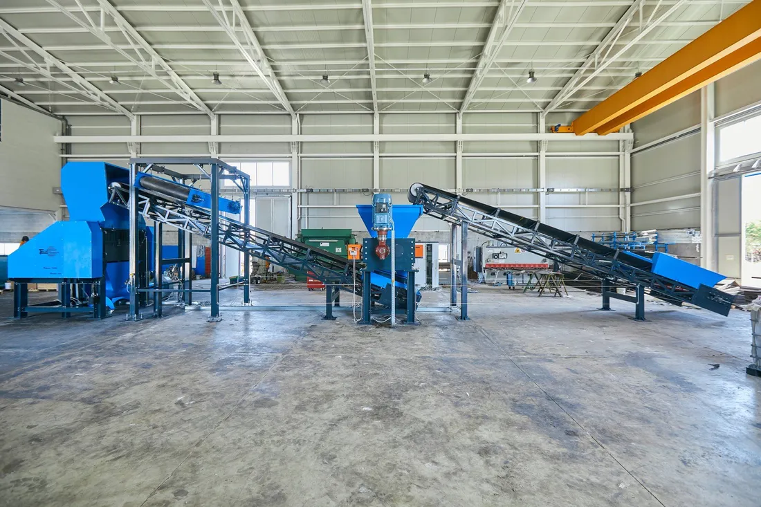 Shredding and sorting line