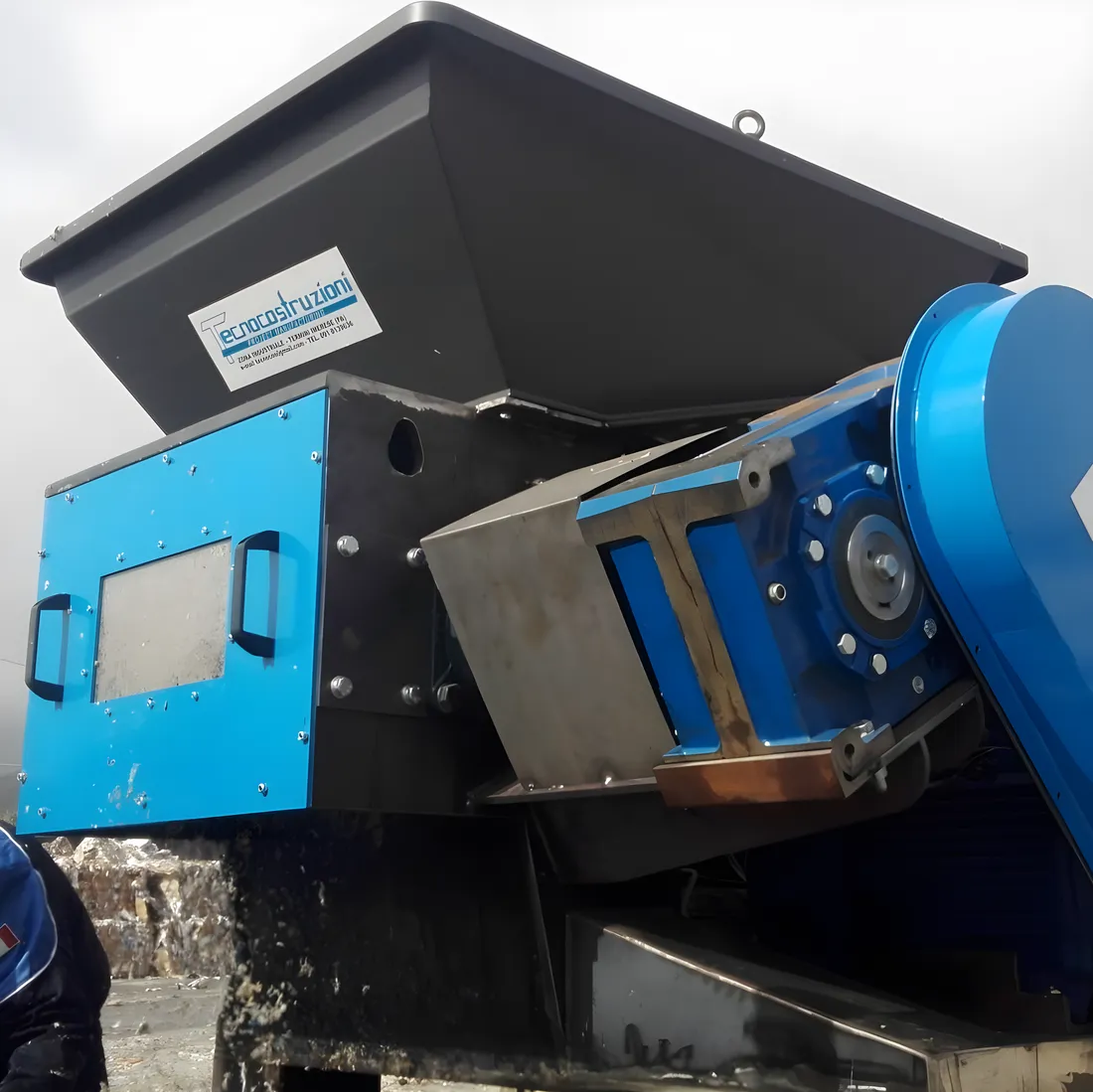 Shark 800 installed in a paper mill